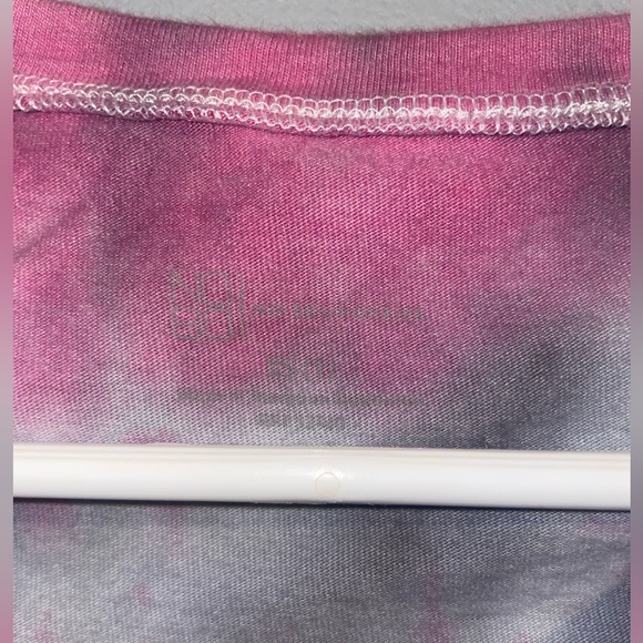 Tshirt - Picture 2 of 2